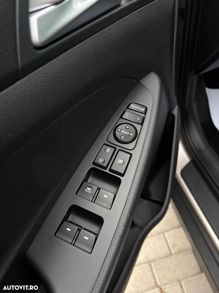 Hyundai Tucson blue 1.7 CRDi 2WD DCT Premium - 16