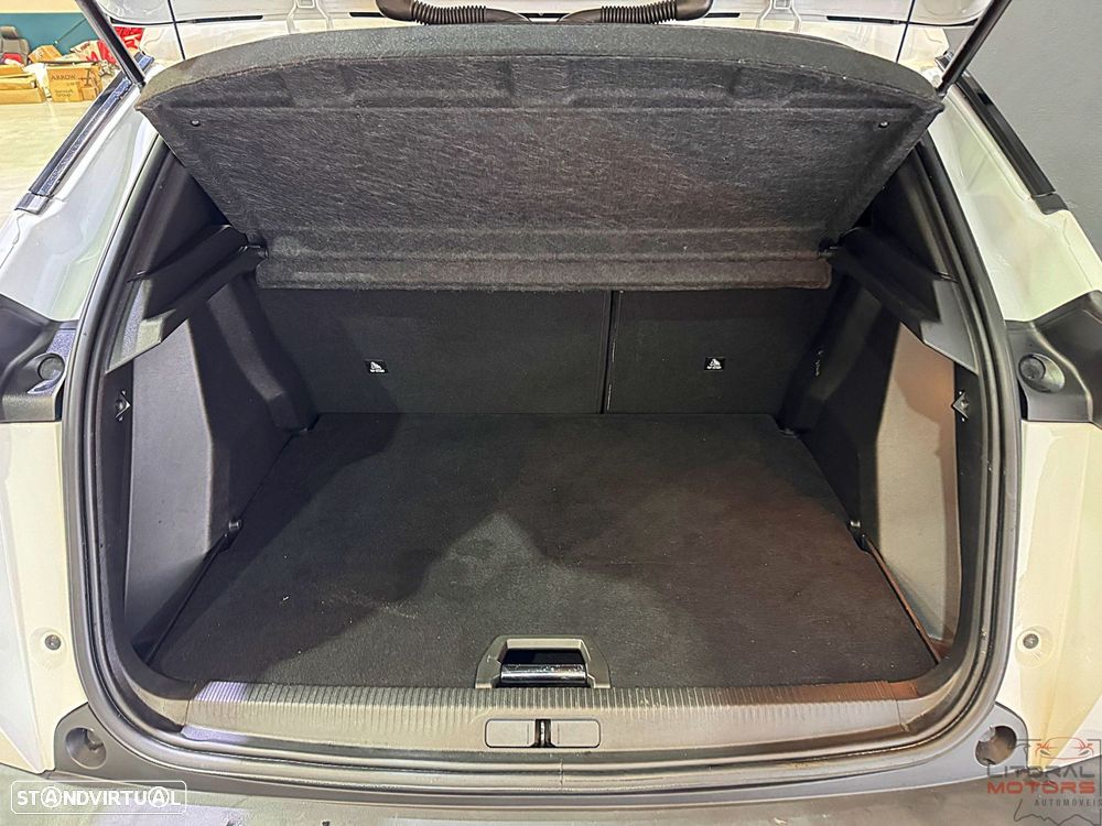 Peugeot 2008 1.2 PureTech Allure EAT8 - 10