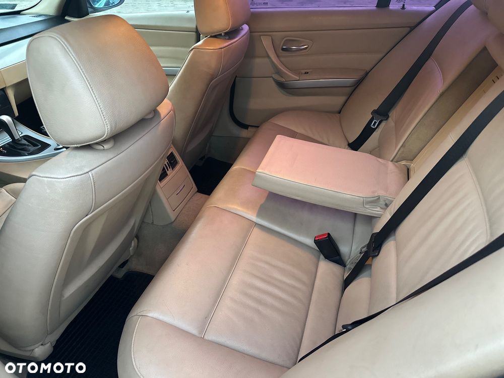 BMW Seria 3 325i - 13