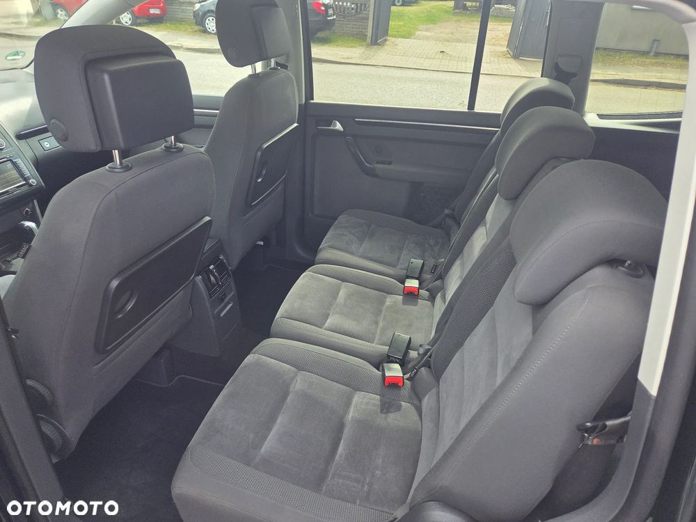 Volkswagen Touran - 13