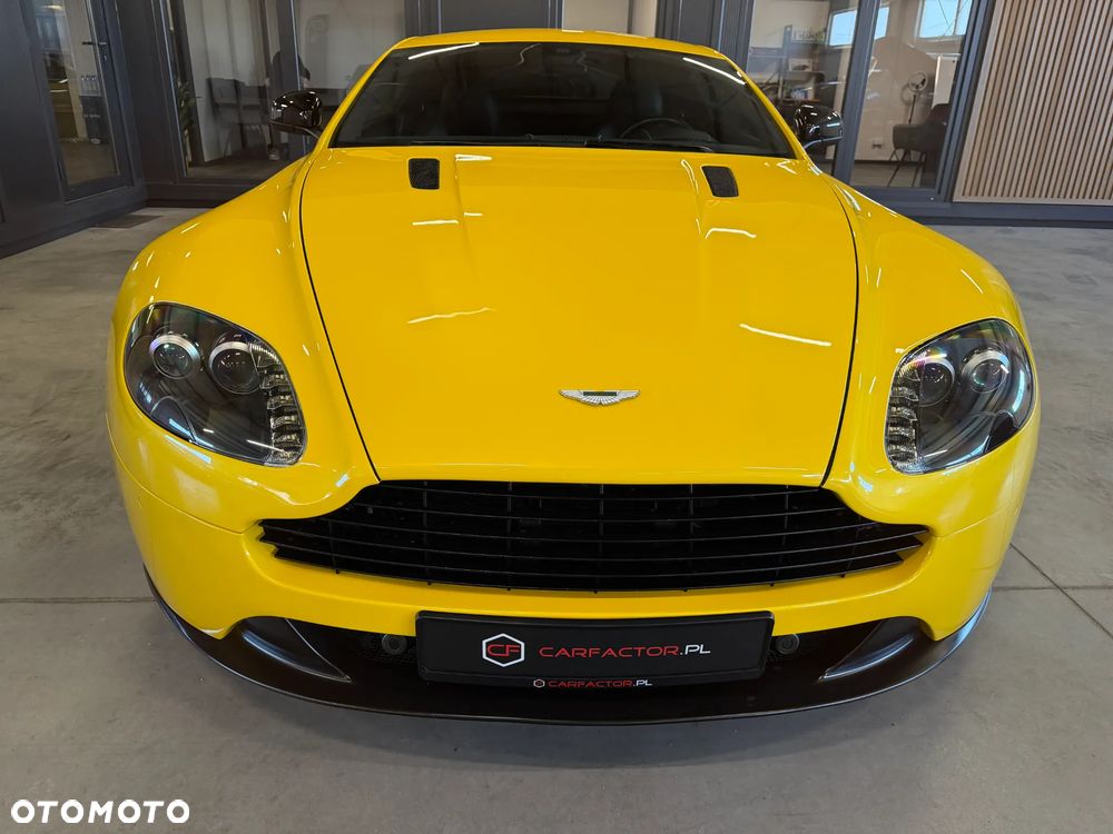 Aston Martin V8 Vantage - 16