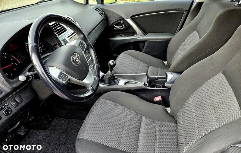 Toyota Avensis 2.0 D-4D Premium - 19
