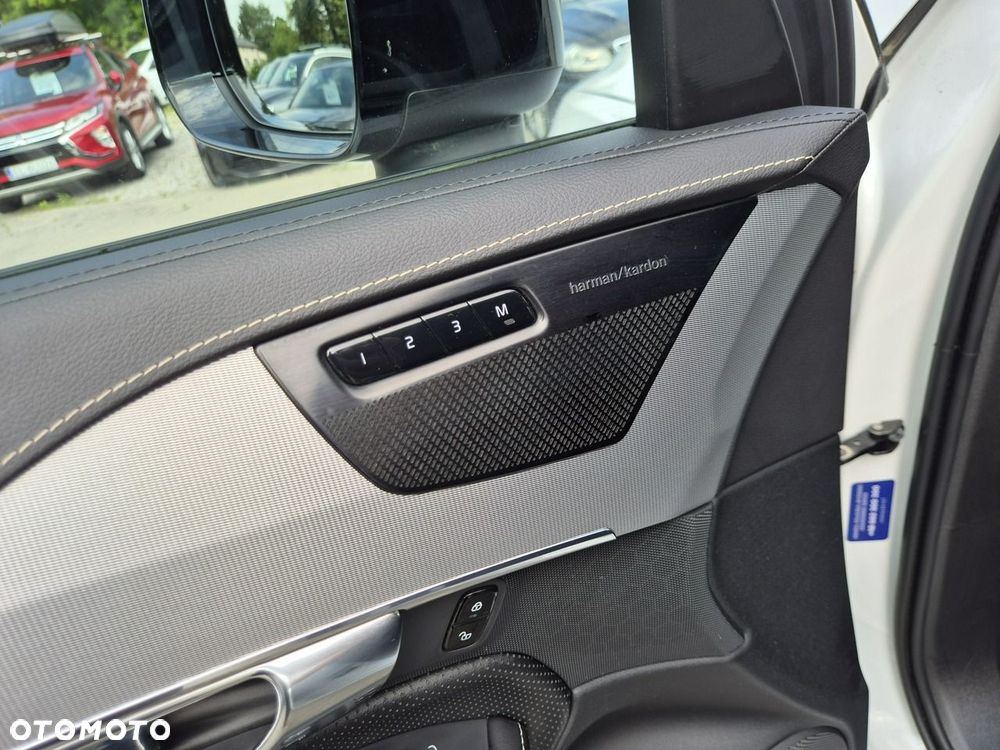 Volvo XC 90 D5 AWD R-Design - 22