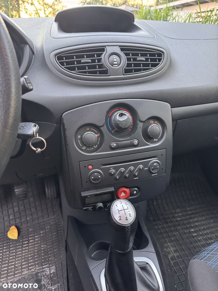 Renault Clio 2008 photo 5