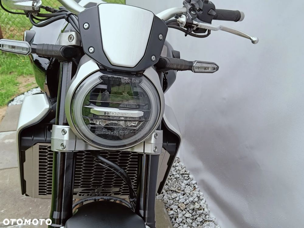 Honda CB - 8