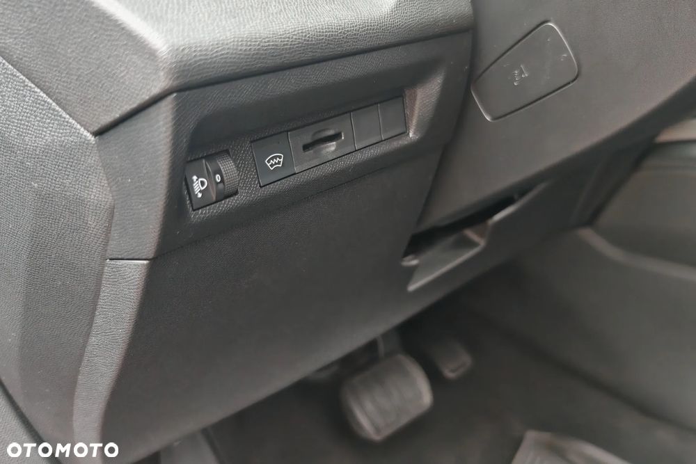 Peugeot 308 1.5 BlueHDi Allure S&S EAT8 - 16