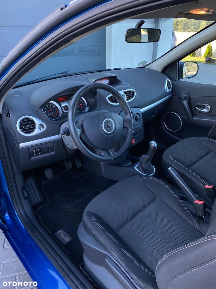 Renault Clio 1.2 16V 75 Expression - 23