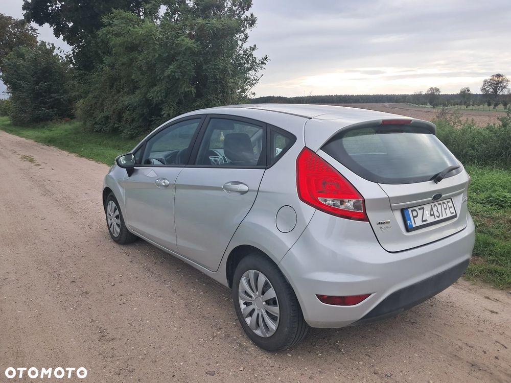 Ford Fiesta 1.4 TDCi Ambiente - 6