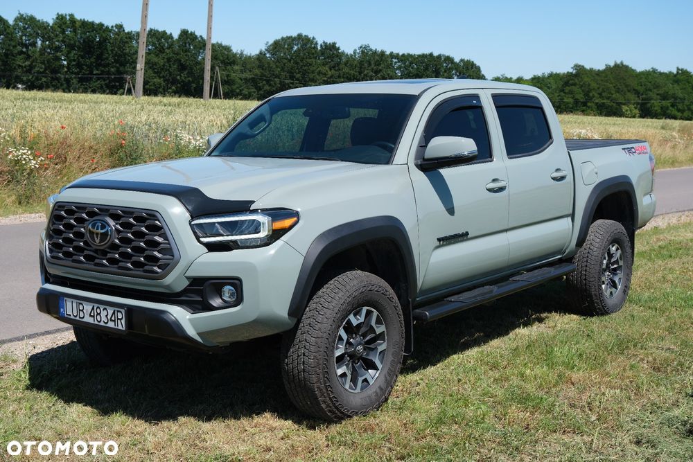 Toyota Tacoma - 2