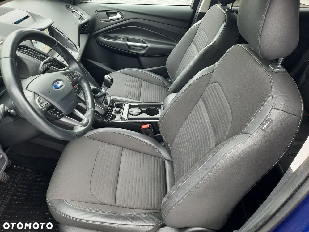 Ford Kuga 2.0 TDCi 2x4 Titanium - 13