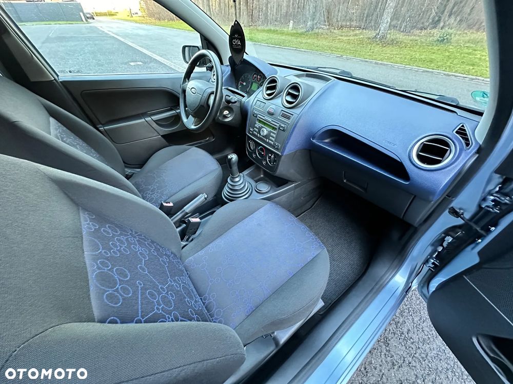 Ford Fiesta 1.3 Silver Magic - 26