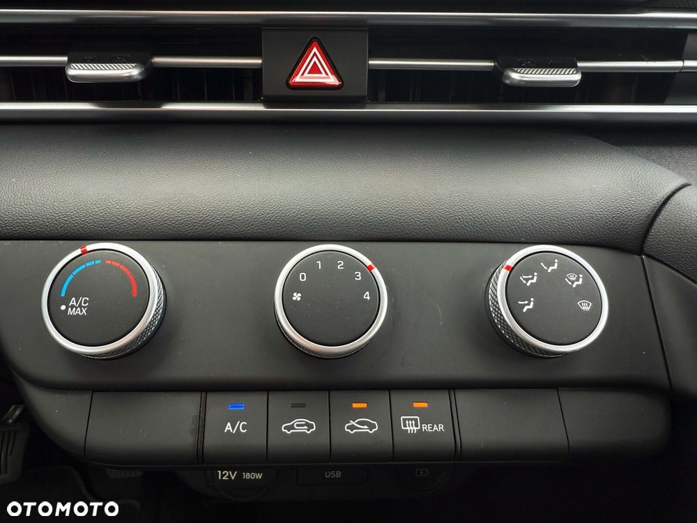 Hyundai Elantra 1.6 Modern CVT - 24