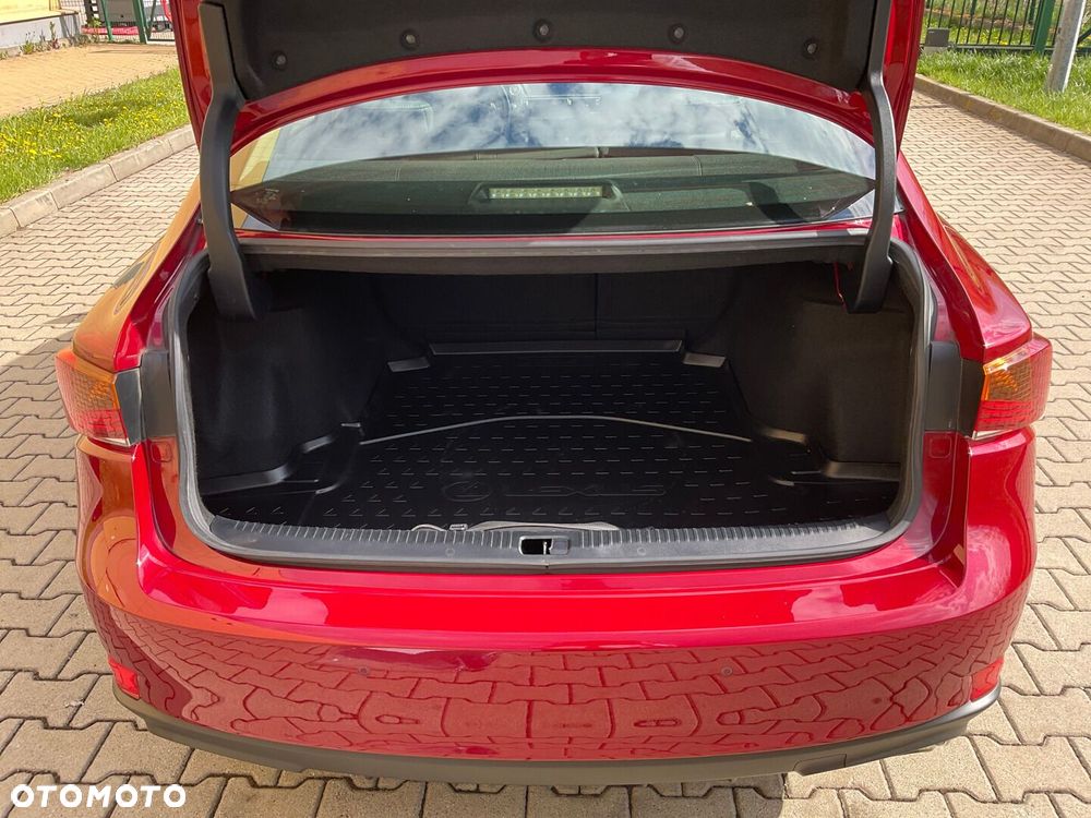 Lexus IS 200t Elegance - 31