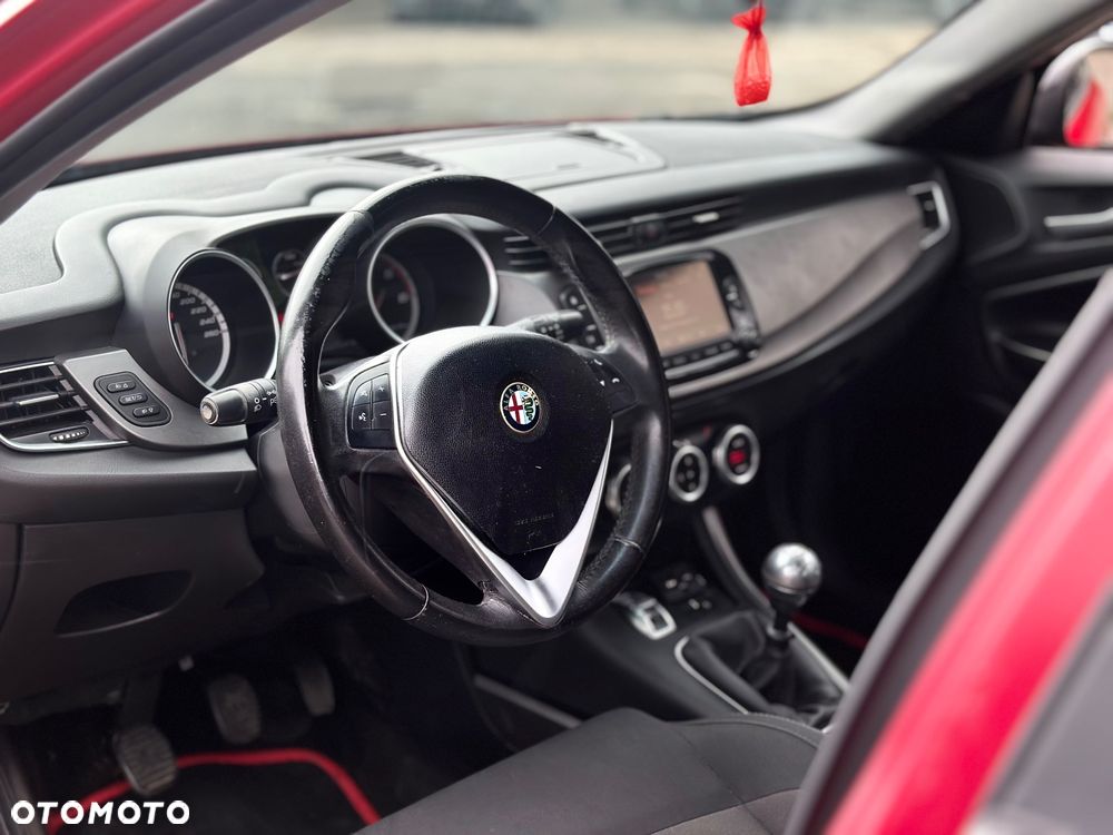 Alfa Romeo Giulietta 1.6 JTDM - 8