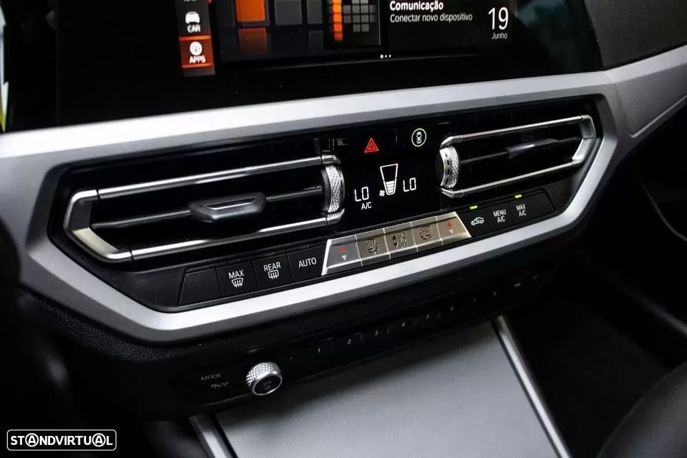 BMW 330 e Line Luxury Auto - 23