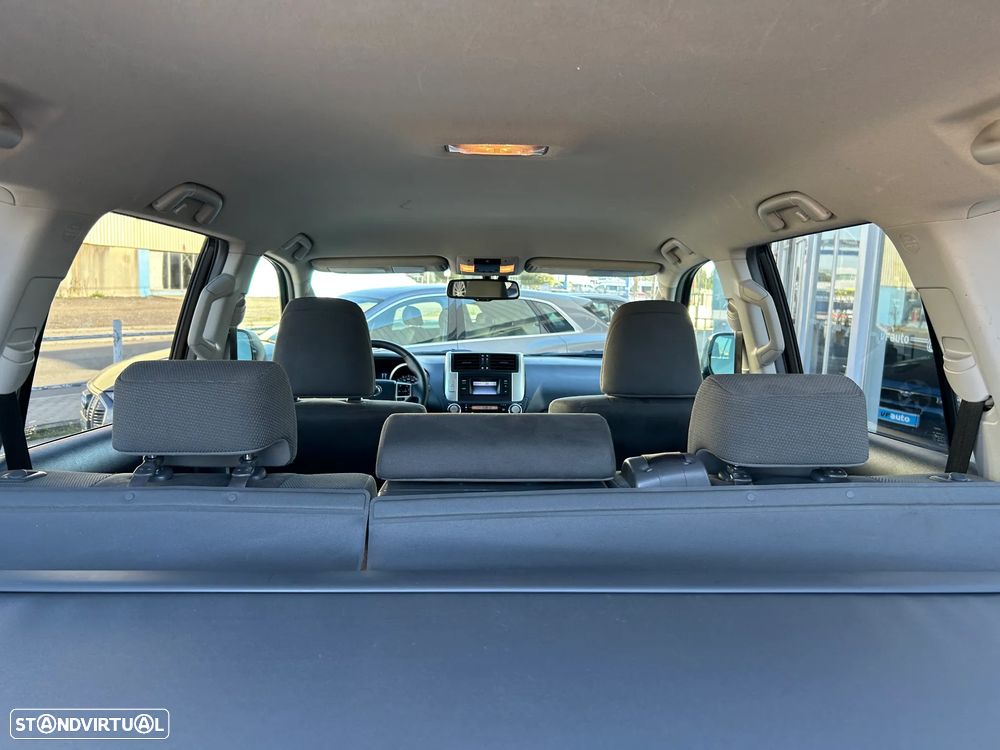 Toyota Land Cruiser - 38