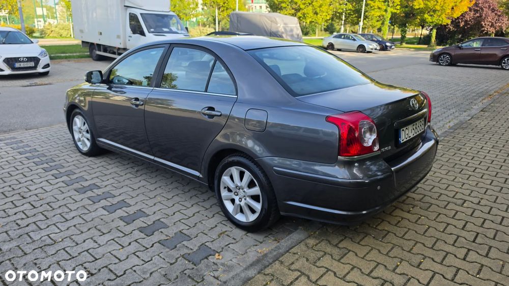Toyota Avensis 2.0 D-4D Sol - 24