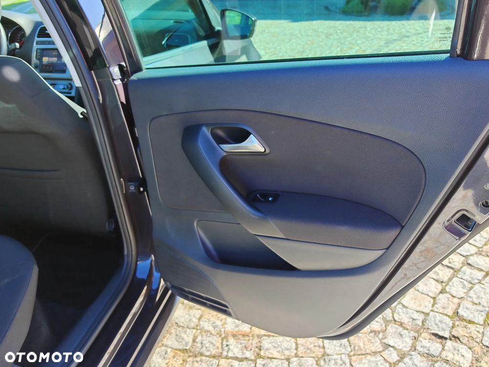 Volkswagen Polo 1.4 TDI Blue Motion Technology Lounge - 23