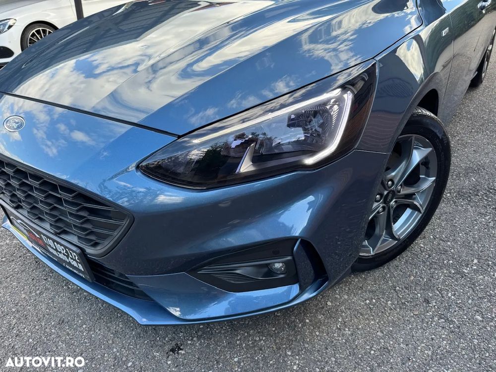 Ford Focus 1.5 EcoBlue Start-Stopp-System Aut. ST-LINE DESIGN - 12