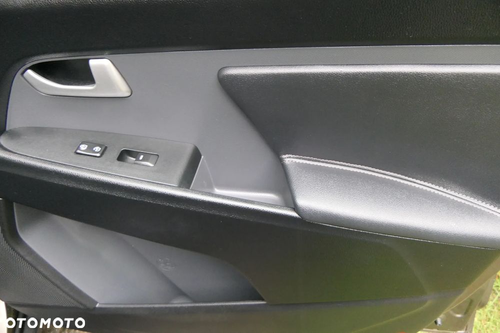 Kia Sportage 2.0 L - 27