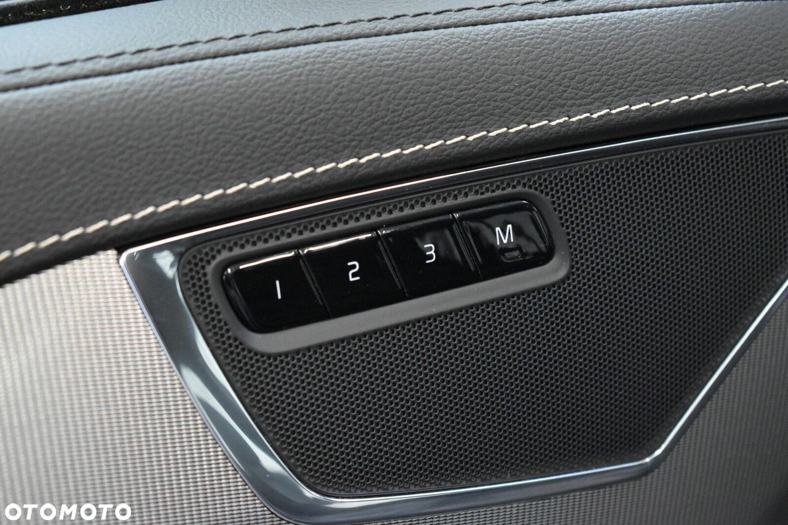 Volvo XC 90 - 9