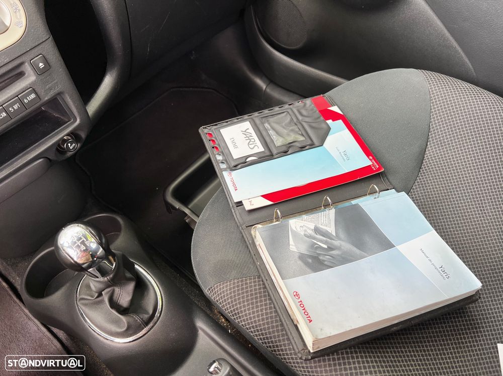 Toyota Yaris 1.0 SE MMT - 17