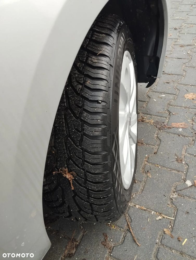 Renault Megane ENERGY TCe 115 Start & Stop Paris Business - 24