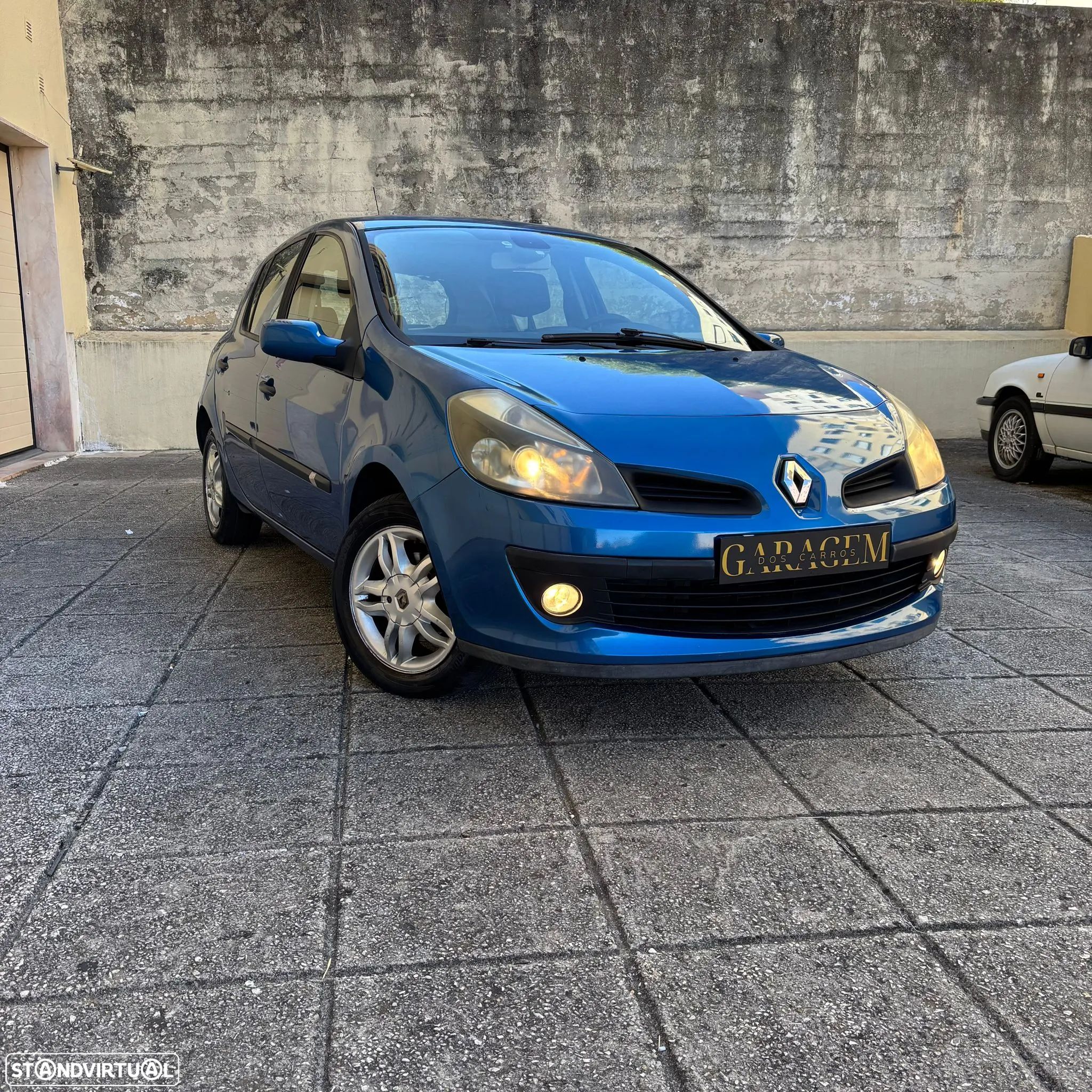 Renault Clio 1.2 16V Dynamique - 1