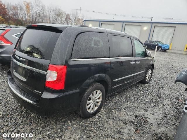 Chrysler Town & Country 3.6 Limited - 8