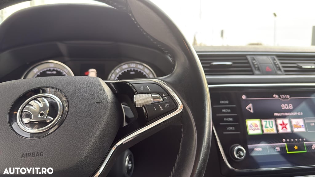 Skoda Superb 2.0 TDI DSG Ambition - 13