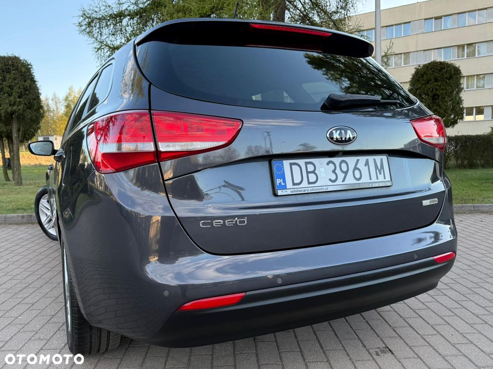 Kia Ceed 1.6 GDI Dream Team Edition - 26