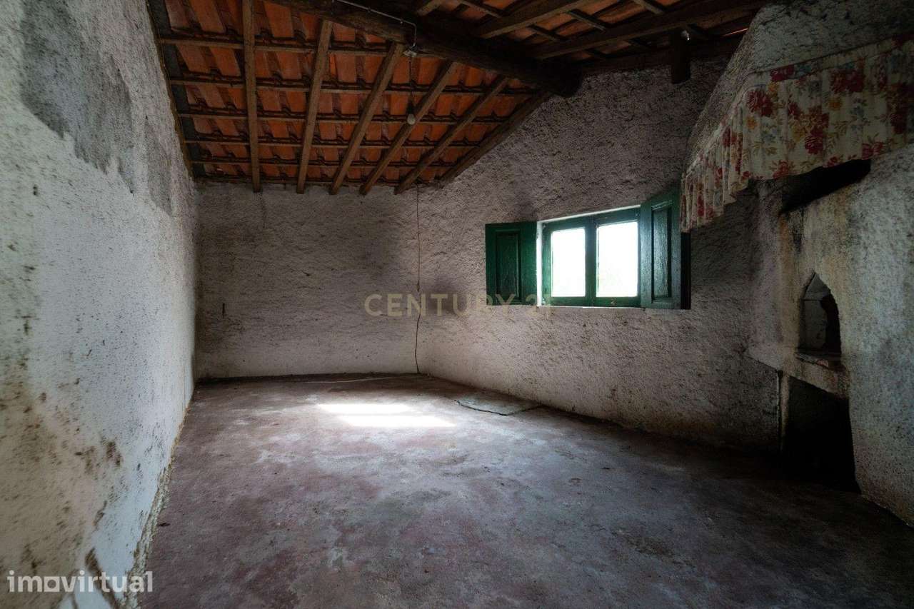Moradia p/reconstrução com terreno no Forcado – Vila Nova de Poiares - Grande imagem: 2/21