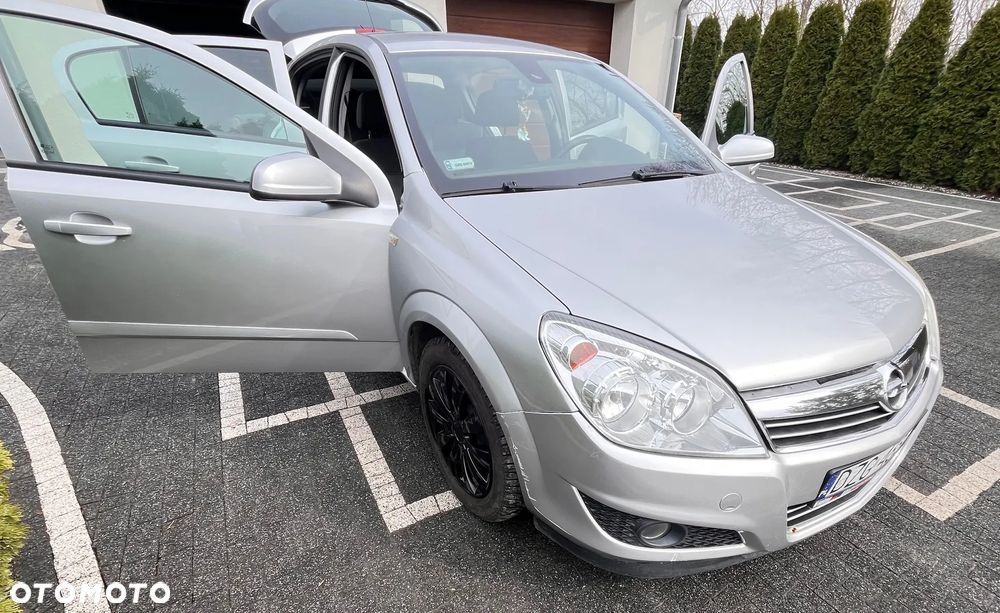 Opel Astra 1.9 CDTI Enjoy - 4