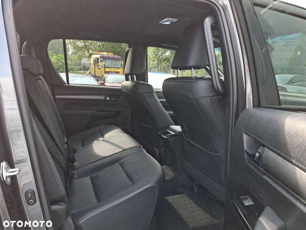 Toyota Hilux 2.8 D-4D mHEV Double Cab Invincible 4x4 - 16