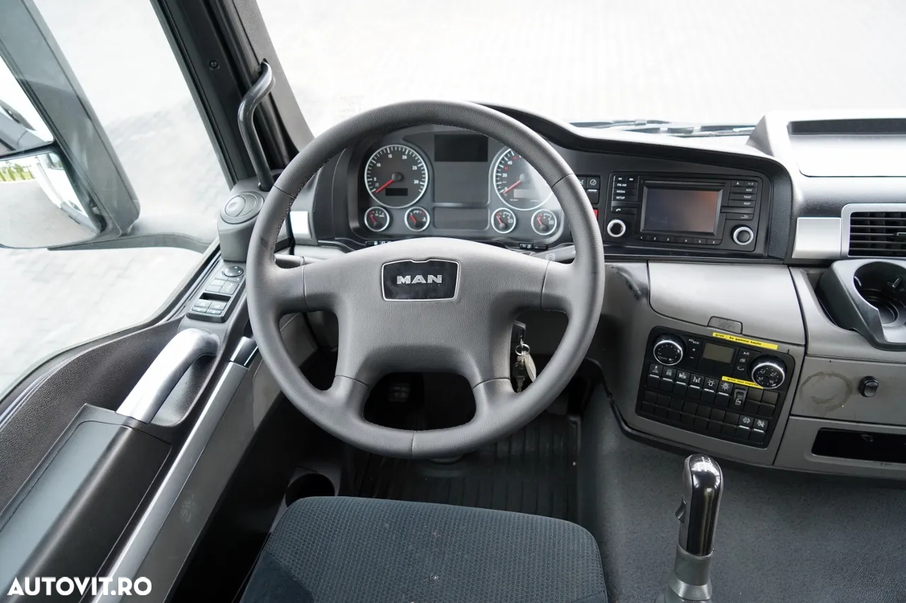 MAN TGS 26.360 / 6X4 / BOTTOM 6.5 M + HDS HIAB 211 EP-5 / CAPACITATE MAXIMĂ DE RIDICARE: 6 900 KG / RADIOCOMANDĂ / ROTARE / MANUALĂ / EURO 6 - 29