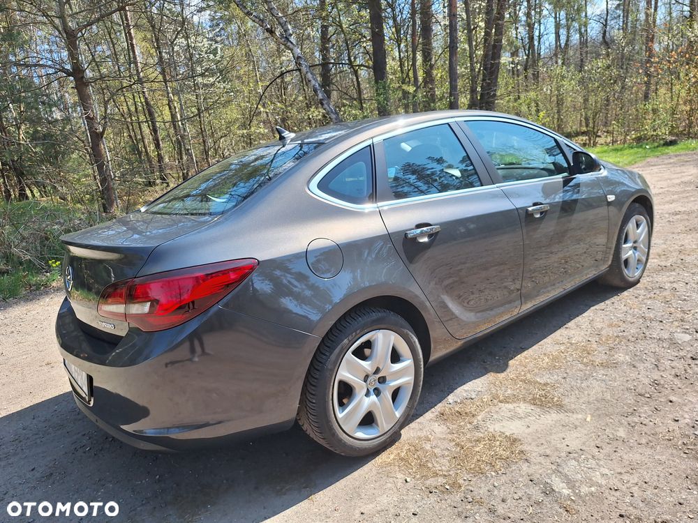 Opel Astra 1.4 Turbo - 8