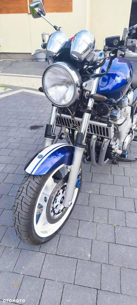 Yamaha XJR - 8