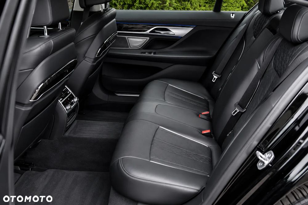 BMW Seria 7 750Li xDrive - 8
