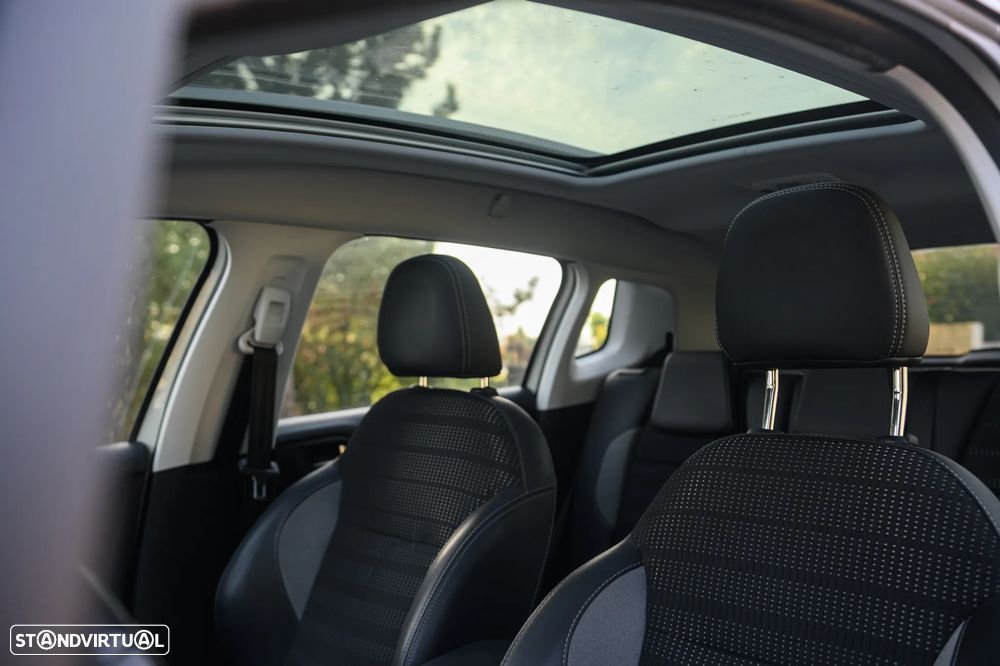 Peugeot 2008 1.2 PureTech Allure EAT6 - 11