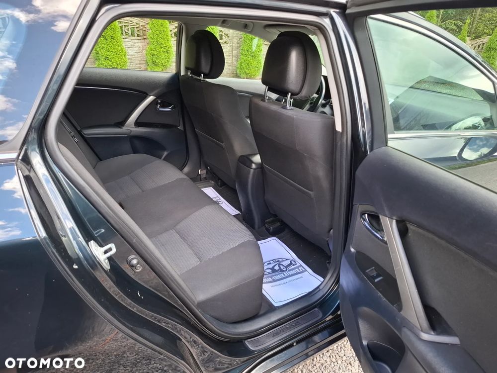 Toyota Avensis - 17