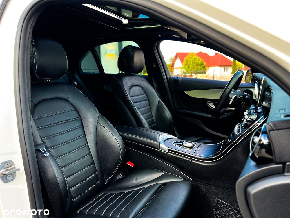 Mercedes-Benz Klasa C AMG 43 4Matic 9G-TRONIC - 21