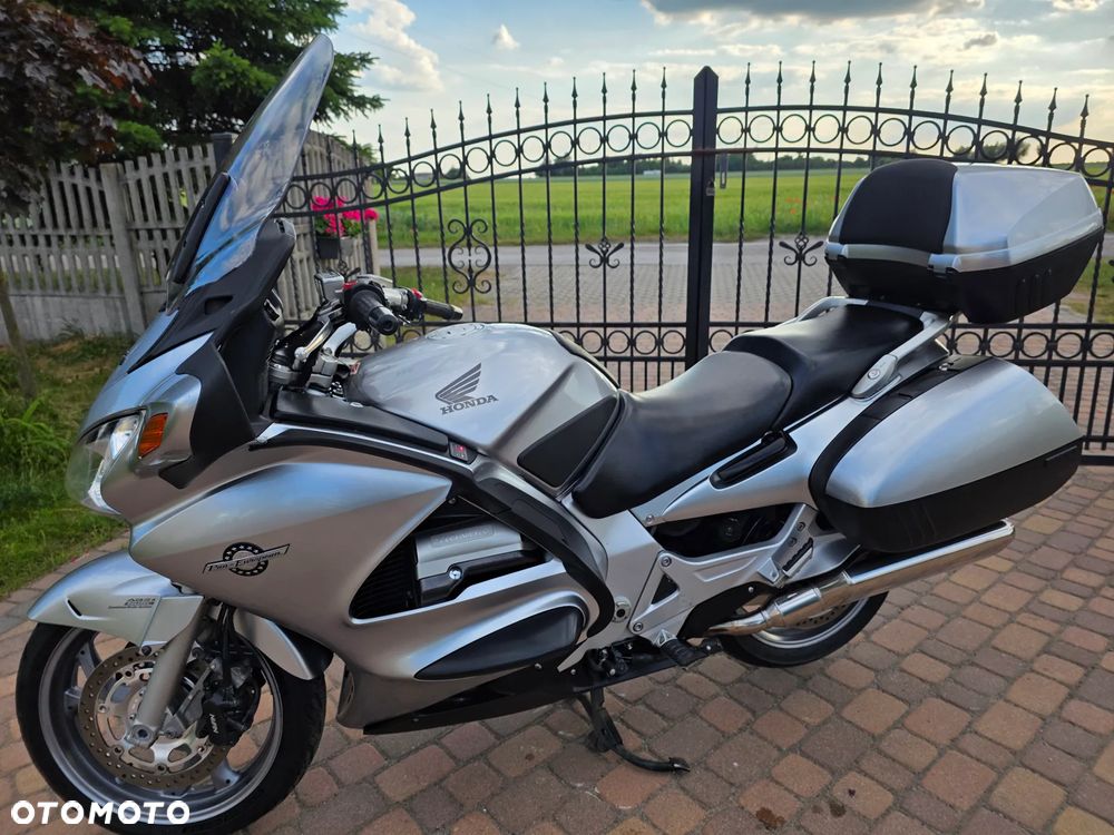 Honda ST - 8