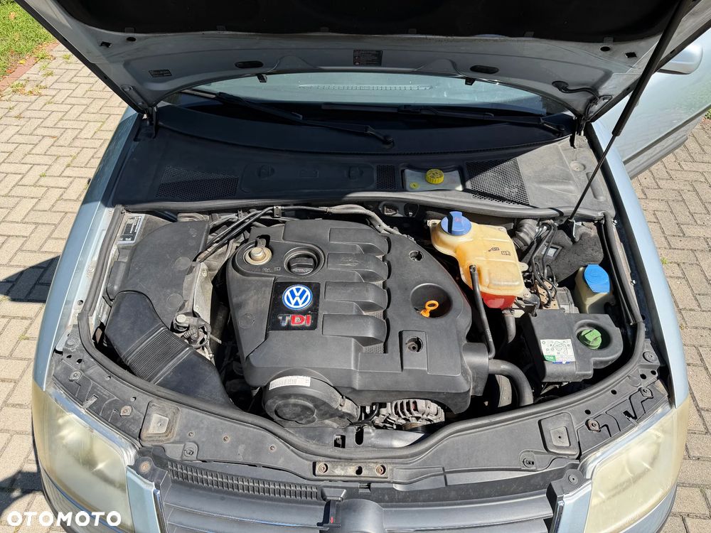 Volkswagen Passat - 12