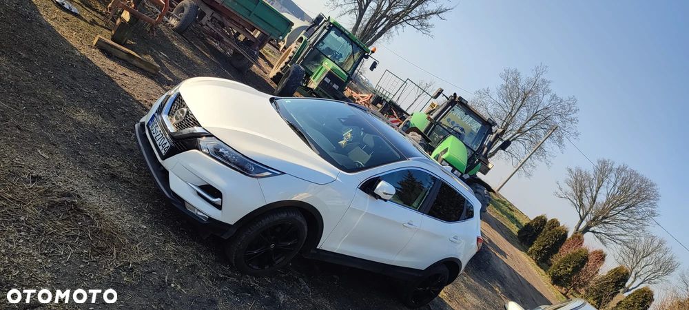 Nissan Qashqai 1.5 dCi TEKNA - 10