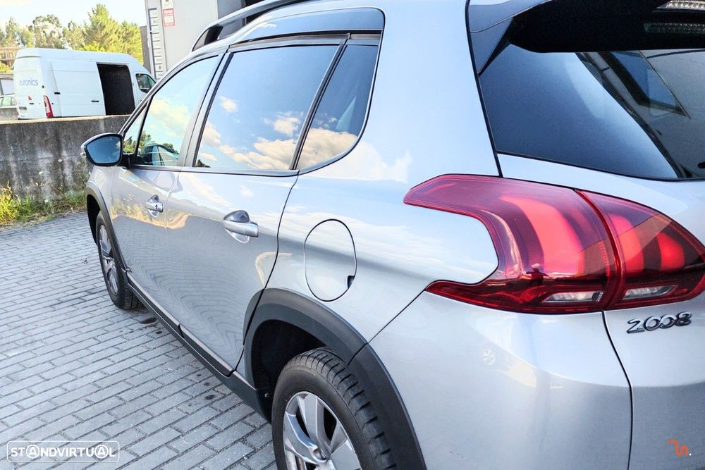 Peugeot 2008 1.2 PureTech Style - 3