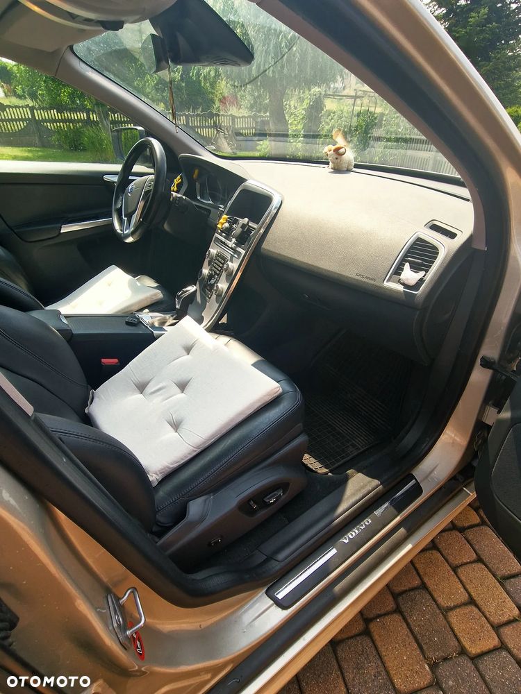 Volvo XC 60 D4 Geartronic Summum - 8
