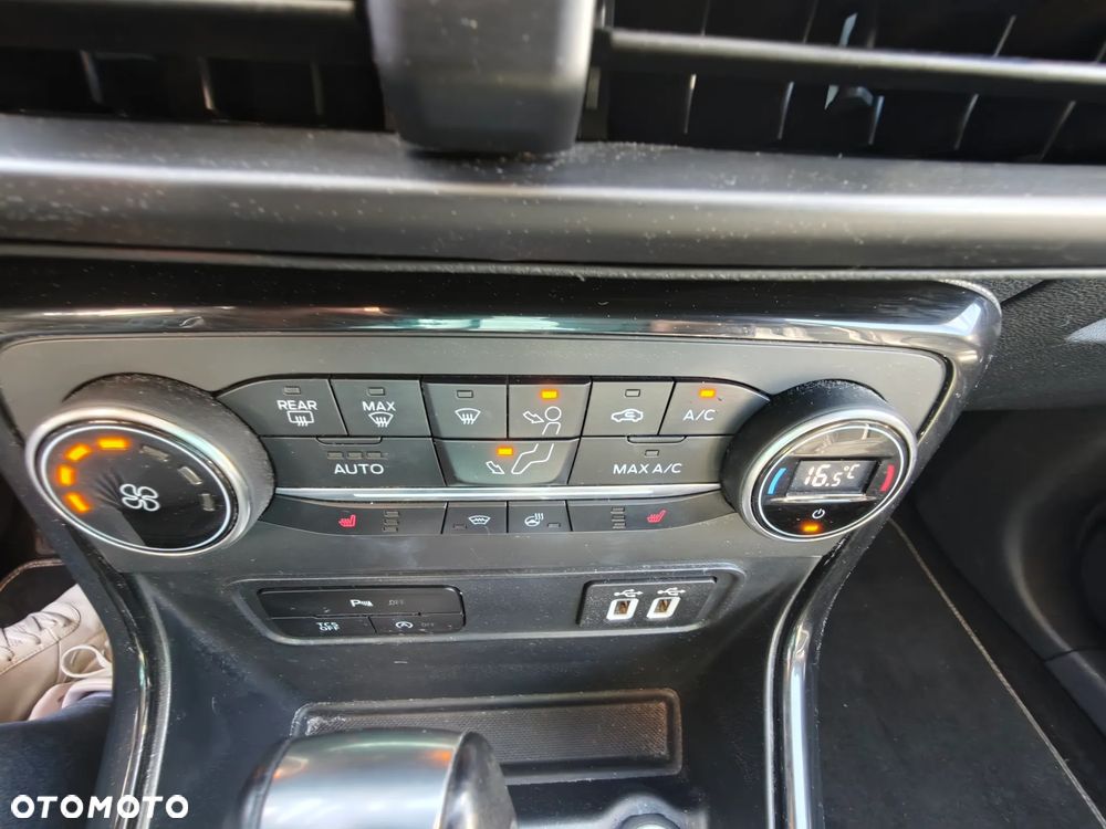 Ford EcoSport 1.0 EcoBoost TITANIUM - 24