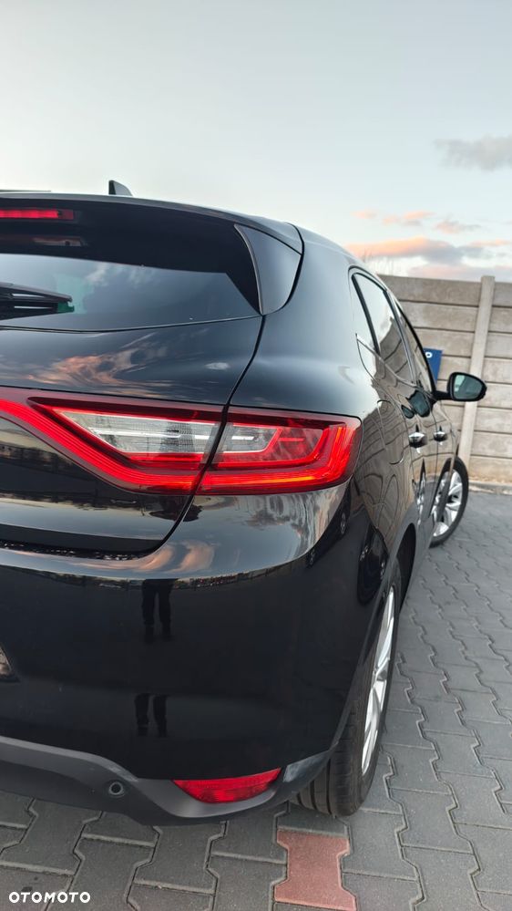 Renault Megane 1.6 SCe Limited - 27