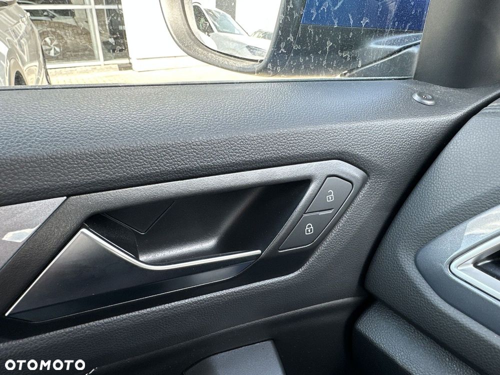 Volkswagen T-Roc 1.5 TSI Style DSG - 24