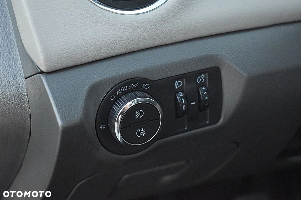 Chevrolet Cruze 1.8 LT - 29